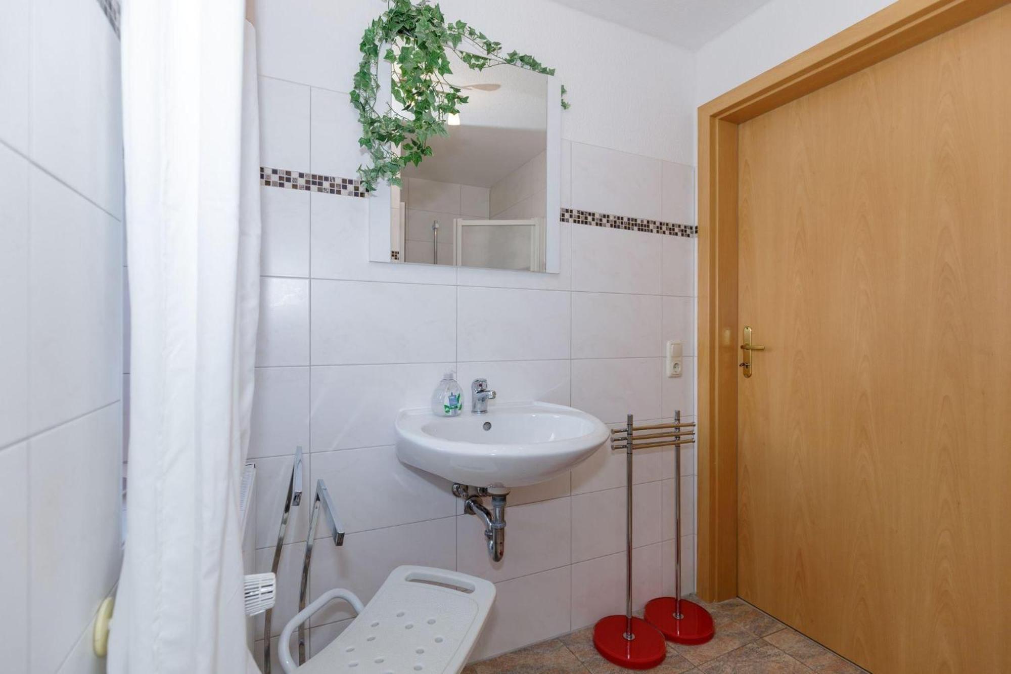 Apartment Kalle Fuer 2 Personen Und Terrasse